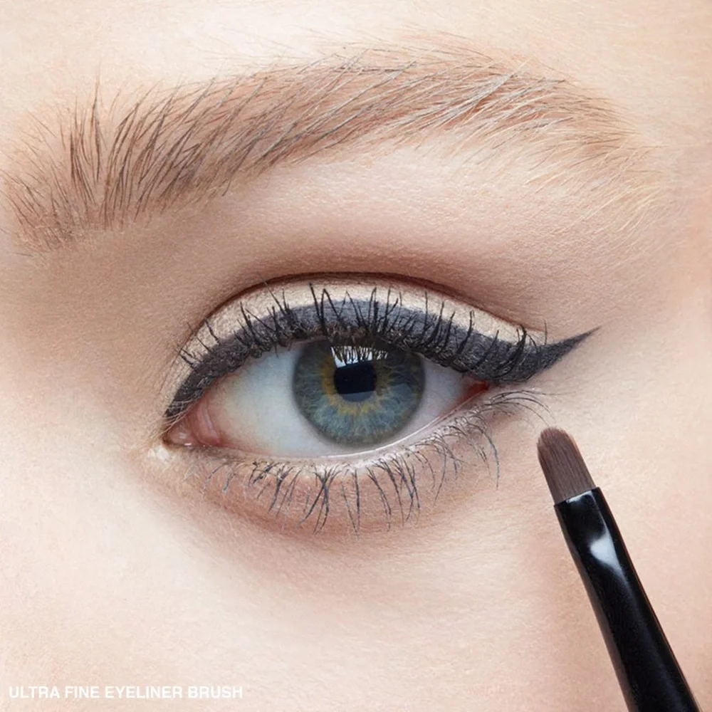 Bobbi Brown Ultra Fine Eyeliner Brush - Picture 2 of 3
